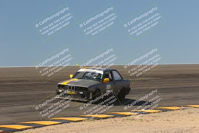 media/Oct-15-2023-Lucky Dog Racing Chuckwalla (Sun) [[f659570f60]]/2nd Stint Bowl/